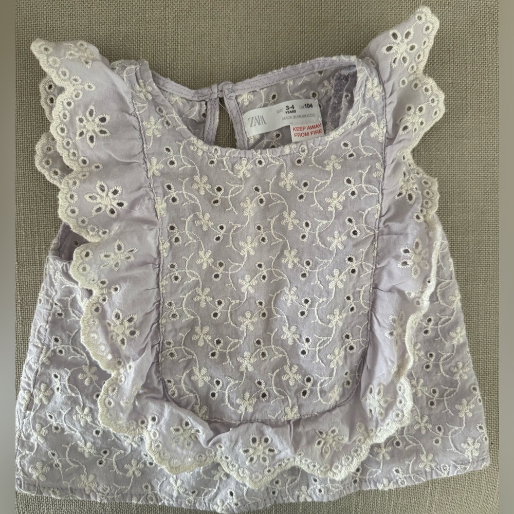 Zara eyelet top! Size 3